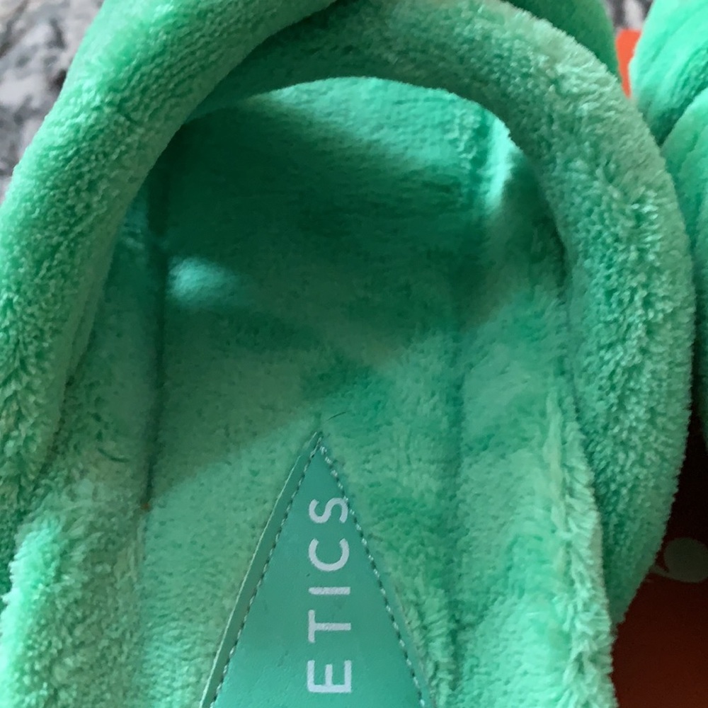 Fabletics Slippers - Picture 6 of 7